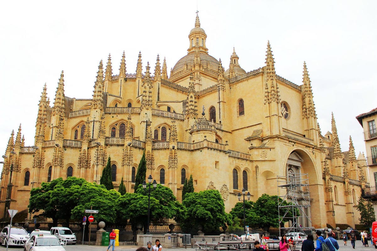 【西班牙】塞哥維亞Segovia 7個精彩景點分享 -一日遊輕鬆走訪經典水道橋、迪士尼城堡、美味烤乳豬 - 第16張圖 【西班牙】塞哥維亞Segovia 7個精彩景點分享 -一日遊輕鬆走訪經典水道橋、迪士尼城堡、美味烤乳豬