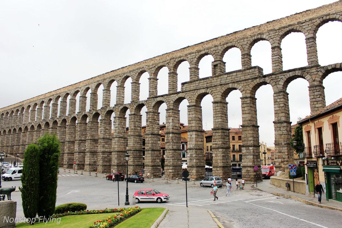 【西班牙】塞哥維亞Segovia 7個精彩景點分享 -一日遊輕鬆走訪經典水道橋、迪士尼城堡、美味烤乳豬 - 第2張圖 【西班牙】塞哥維亞Segovia 7個精彩景點分享 -一日遊輕鬆走訪經典水道橋、迪士尼城堡、美味烤乳豬