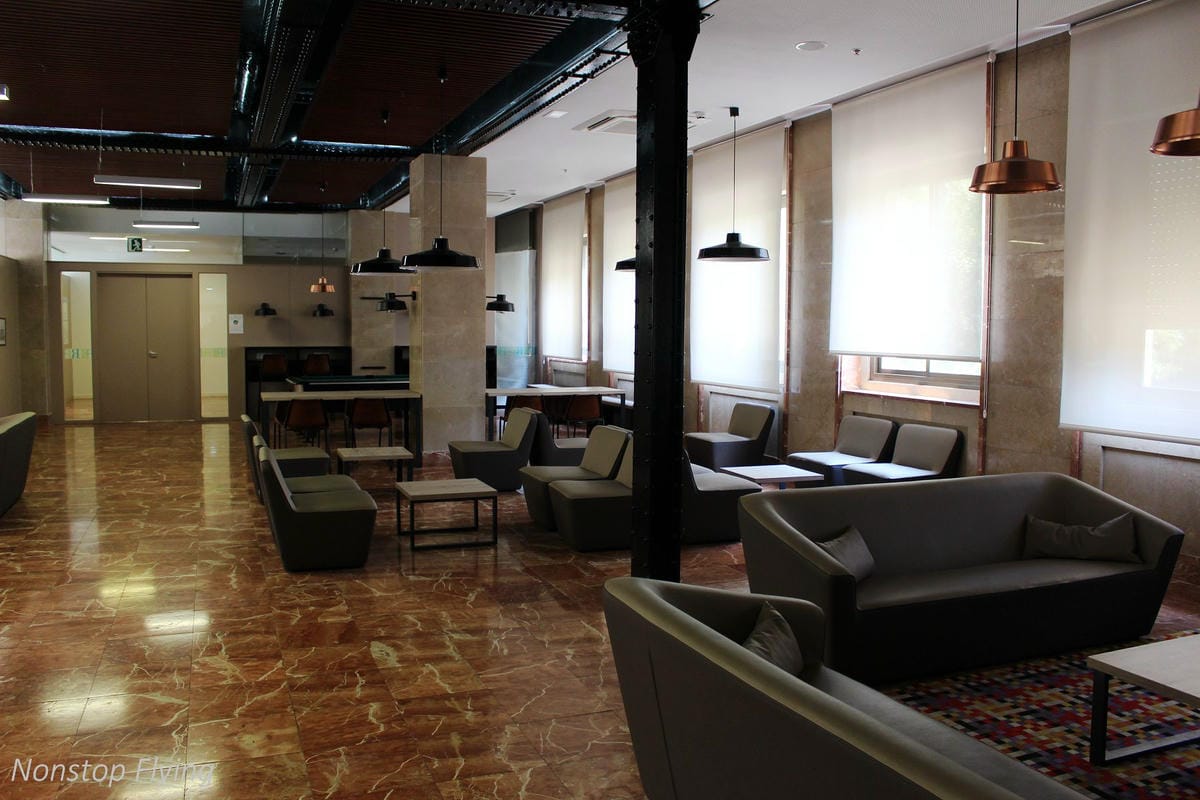 【西班牙】巴塞隆納Residencia Universitaria Barcelona Diagonal住宿心得 -附早餐、泳池,新穎學生會館 - 第4張圖 【西班牙】巴塞隆納Residencia Universitaria Barcelona Diagonal住宿心得 -附早餐、泳池,新穎學生會館