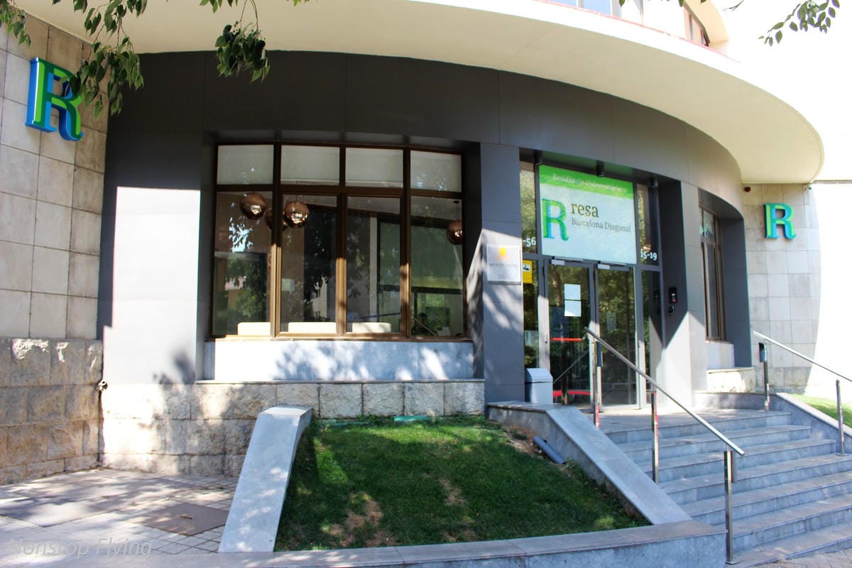 【西班牙】巴塞隆納Residencia Universitaria Barcelona Diagonal住宿心得 -附早餐、泳池,新穎學生會館 - 第2張圖 【西班牙】巴塞隆納Residencia Universitaria Barcelona Diagonal住宿心得 -附早餐、泳池,新穎學生會館