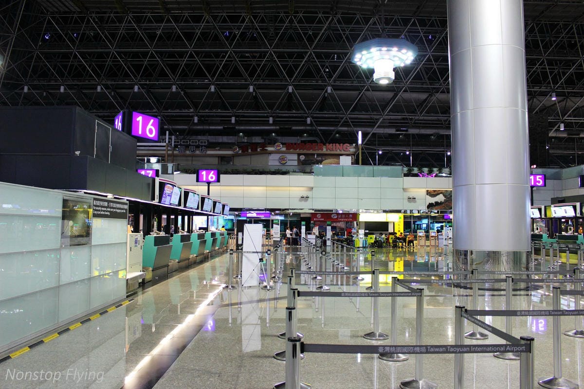 2017.09.28 釜山航空 BX798 台北-釜山 A321紅眼航班飛行記錄 -免費託運行李、餐飲,一早就到釜山開始玩! - 第6張圖 2017.09.28 釜山航空 BX798 台北-釜山 A321紅眼航班飛行記錄 -免費託運行李、餐飲,一早就到釜山開始玩!