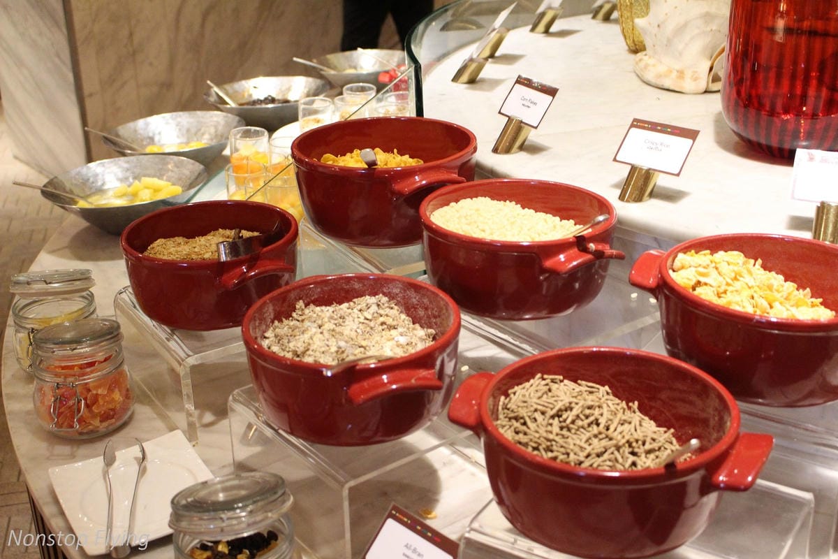 【泰國】曼谷康萊德Conrad Bangkok住宿心得 -含客房、Lounge、餐飲、休閒運動空間介紹