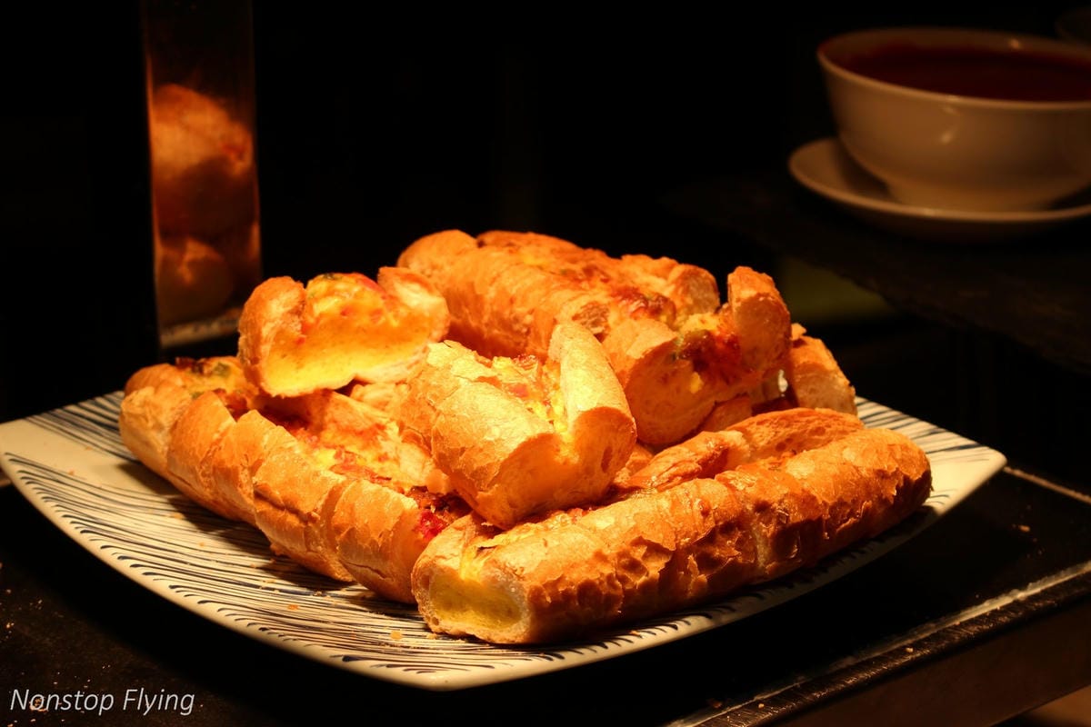 【泰國】曼谷康萊德Conrad Bangkok住宿心得 -含客房、Lounge、餐飲、休閒運動空間介紹