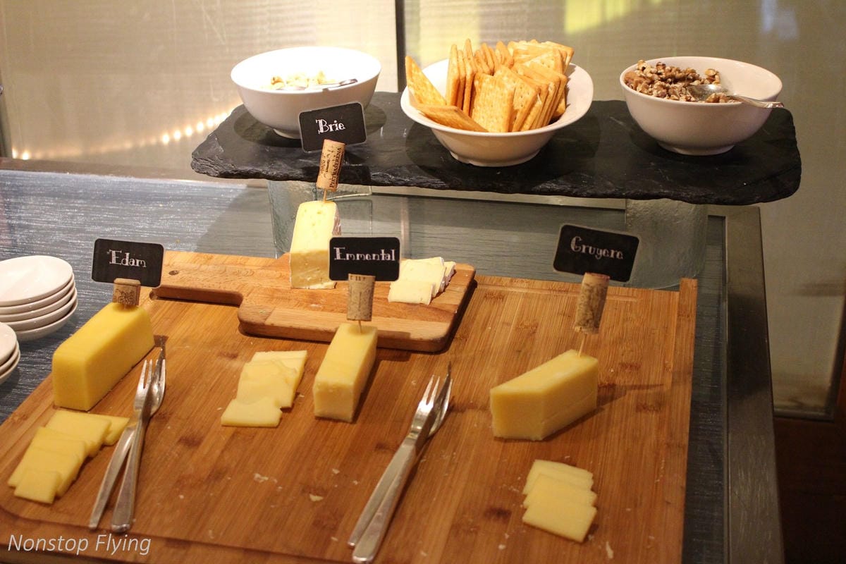 【泰國】曼谷康萊德Conrad Bangkok住宿心得 -含客房、Lounge、餐飲、休閒運動空間介紹