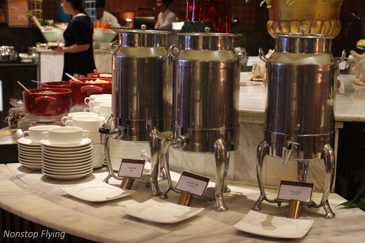 【泰國】曼谷康萊德Conrad Bangkok住宿心得 -含客房、Lounge、餐飲、休閒運動空間介紹