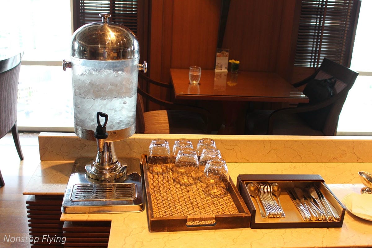 【泰國】曼谷康萊德Conrad Bangkok住宿心得 -含客房、Lounge、餐飲、休閒運動空間介紹