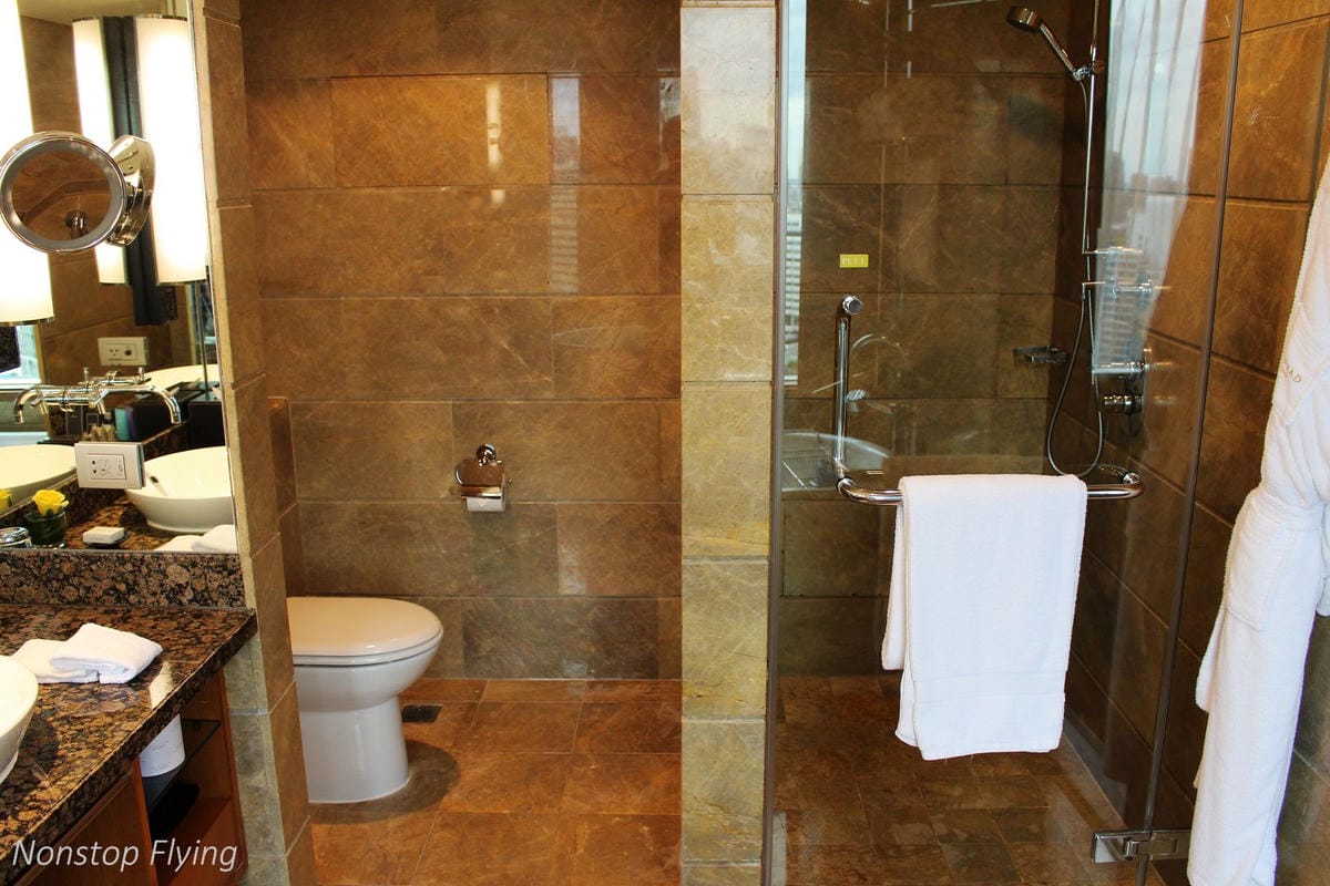 【泰國】曼谷康萊德Conrad Bangkok住宿心得 -含客房、Lounge、餐飲、休閒運動空間介紹