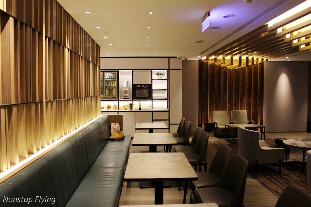 桃園機場環亞貴賓室Plaza Premium Lounge(第一航廈C區) -自助/現點餐飲(附早餐/全日菜單)，供Wi-Fi及插座