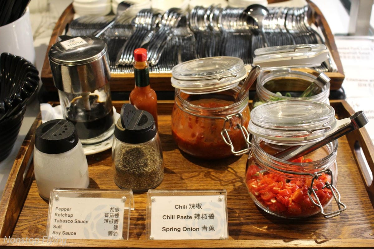 桃園機場環亞貴賓室Plaza Premium Lounge(第一航廈C區) -自助/現點餐飲(附早餐/全日菜單)，供Wi-Fi及插座