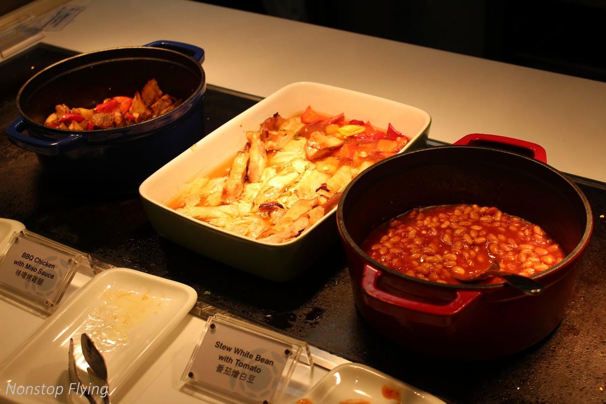 桃園機場環亞貴賓室Plaza Premium Lounge(第一航廈C區) -自助/現點餐飲(附早餐/全日菜單)，供Wi-Fi及插座