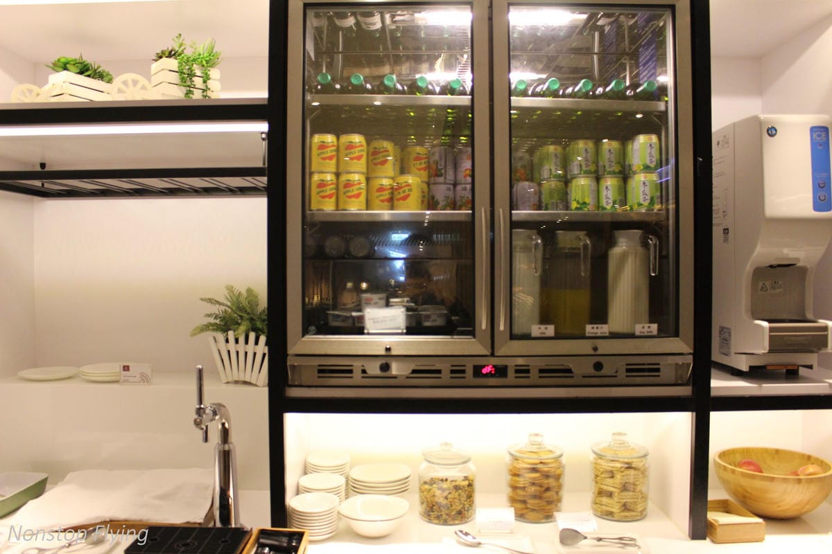 桃園機場環亞貴賓室Plaza Premium Lounge(第一航廈C區) -自助/現點餐飲(附早餐/全日菜單)，供Wi-Fi及插座