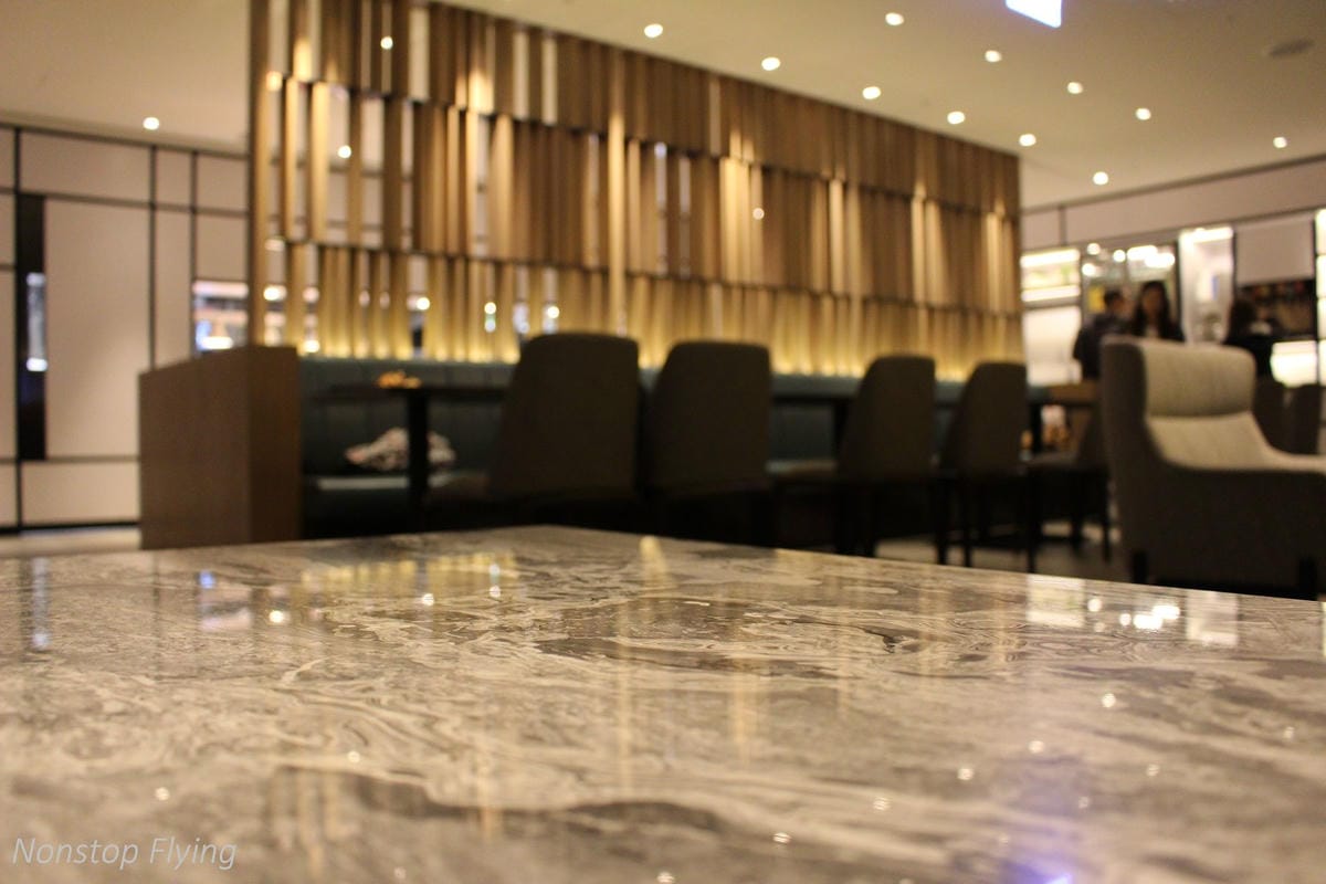 桃園機場環亞貴賓室Plaza Premium Lounge(第一航廈C區) -自助/現點餐飲(附早餐/全日菜單)，供Wi-Fi及插座