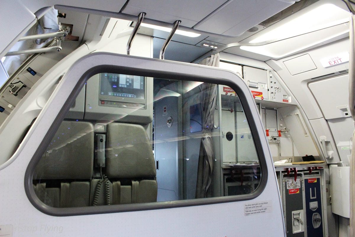 2017.12.13 越捷航空VietJet Air 台北-河內 SkyBoss飛行記錄 -廉航版商務艙,附餐飲行李、專屬櫃檯、貴賓室、優先禮遇 - 第16張圖 2017.12.13 越捷航空VietJet Air 台北-河內 SkyBoss飛行記錄 -廉航版商務艙,附餐飲行李、專屬櫃檯、貴賓室、優先禮遇