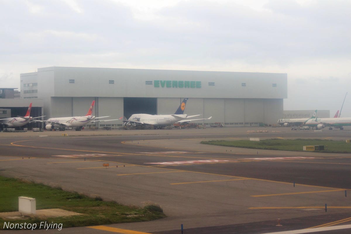 2017.12.13 越捷航空VietJet Air 台北-河內 SkyBoss飛行記錄 -廉航版商務艙,附餐飲行李、專屬櫃檯、貴賓室、優先禮遇 - 第20張圖 2017.12.13 越捷航空VietJet Air 台北-河內 SkyBoss飛行記錄 -廉航版商務艙,附餐飲行李、專屬櫃檯、貴賓室、優先禮遇