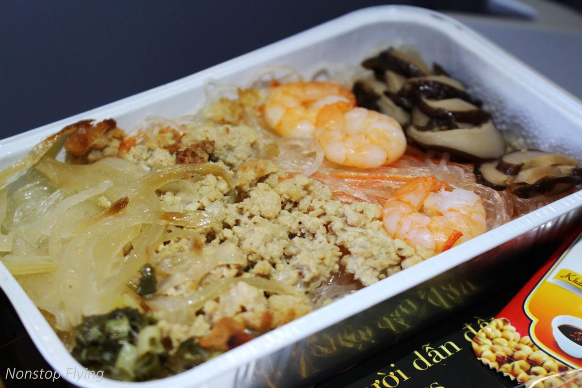 2017.12.13 越捷航空VietJet Air 台北-河內 SkyBoss飛行記錄 -廉航版商務艙,附餐飲行李、專屬櫃檯、貴賓室、優先禮遇 - 第38張圖 2017.12.13 越捷航空VietJet Air 台北-河內 SkyBoss飛行記錄 -廉航版商務艙,附餐飲行李、專屬櫃檯、貴賓室、優先禮遇