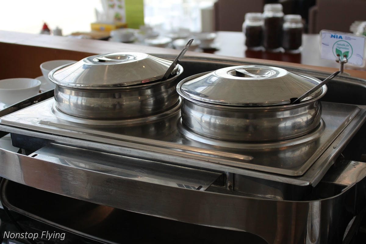 【越南】河內內排機場NIA Business Lounge貴賓室介紹-附冷熱餐飲、酒類、淋浴間、Wi-Fi，越捷、國泰等航空可用