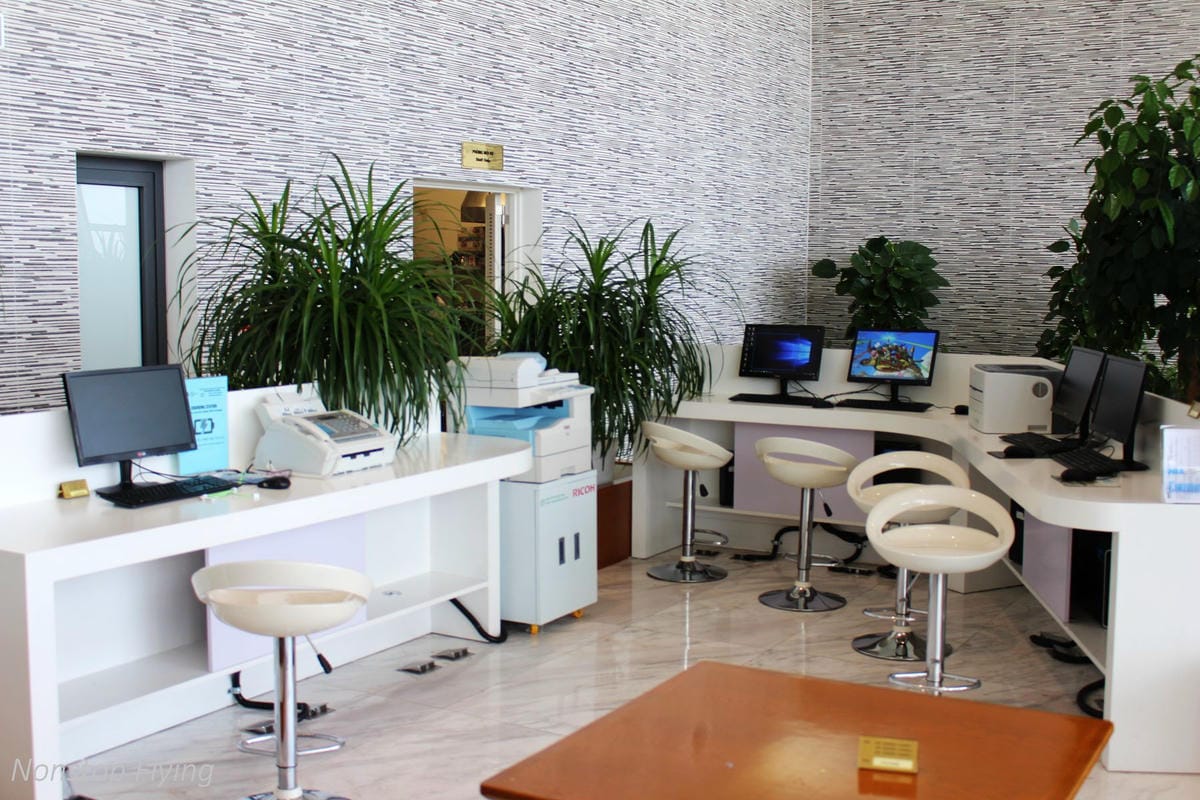 【越南】河內內排機場NIA Business Lounge貴賓室介紹-附冷熱餐飲、酒類、淋浴間、Wi-Fi，越捷、國泰等航空可用