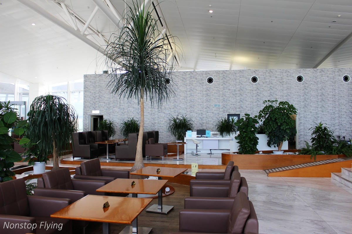 【越南】河內內排機場NIA Business Lounge貴賓室介紹-附冷熱餐飲、酒類、淋浴間、Wi-Fi，越捷、國泰等航空可用