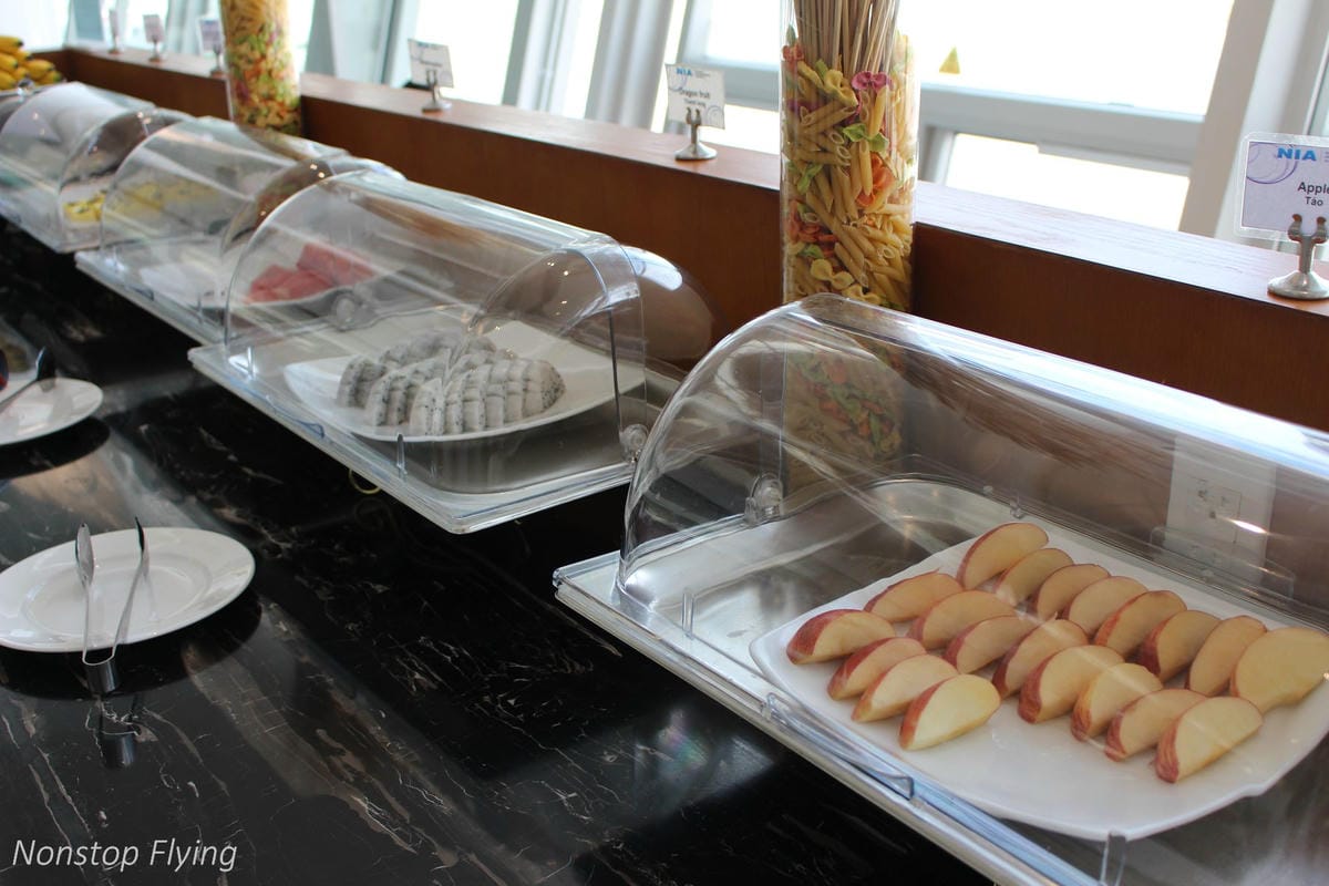 【越南】河內內排機場NIA Business Lounge貴賓室介紹-附冷熱餐飲、酒類、淋浴間、Wi-Fi，越捷、國泰等航空可用