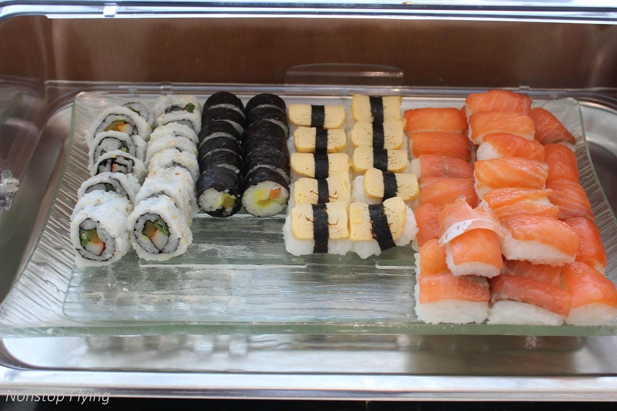 【越南】河內內排機場NIA Business Lounge貴賓室介紹-附冷熱餐飲、酒類、淋浴間、Wi-Fi，越捷、國泰等航空可用