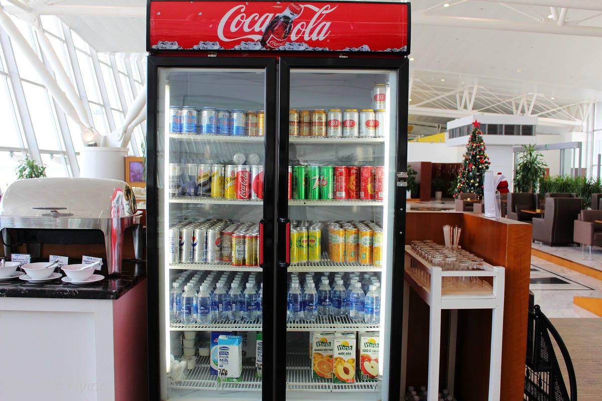 【越南】河內內排機場NIA Business Lounge貴賓室介紹-附冷熱餐飲、酒類、淋浴間、Wi-Fi，越捷、國泰等航空可用