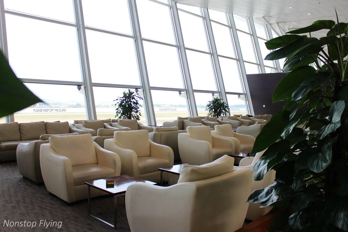 【越南】河內內排機場NIA Business Lounge貴賓室介紹-附冷熱餐飲、酒類、淋浴間、Wi-Fi，越捷、國泰等航空可用