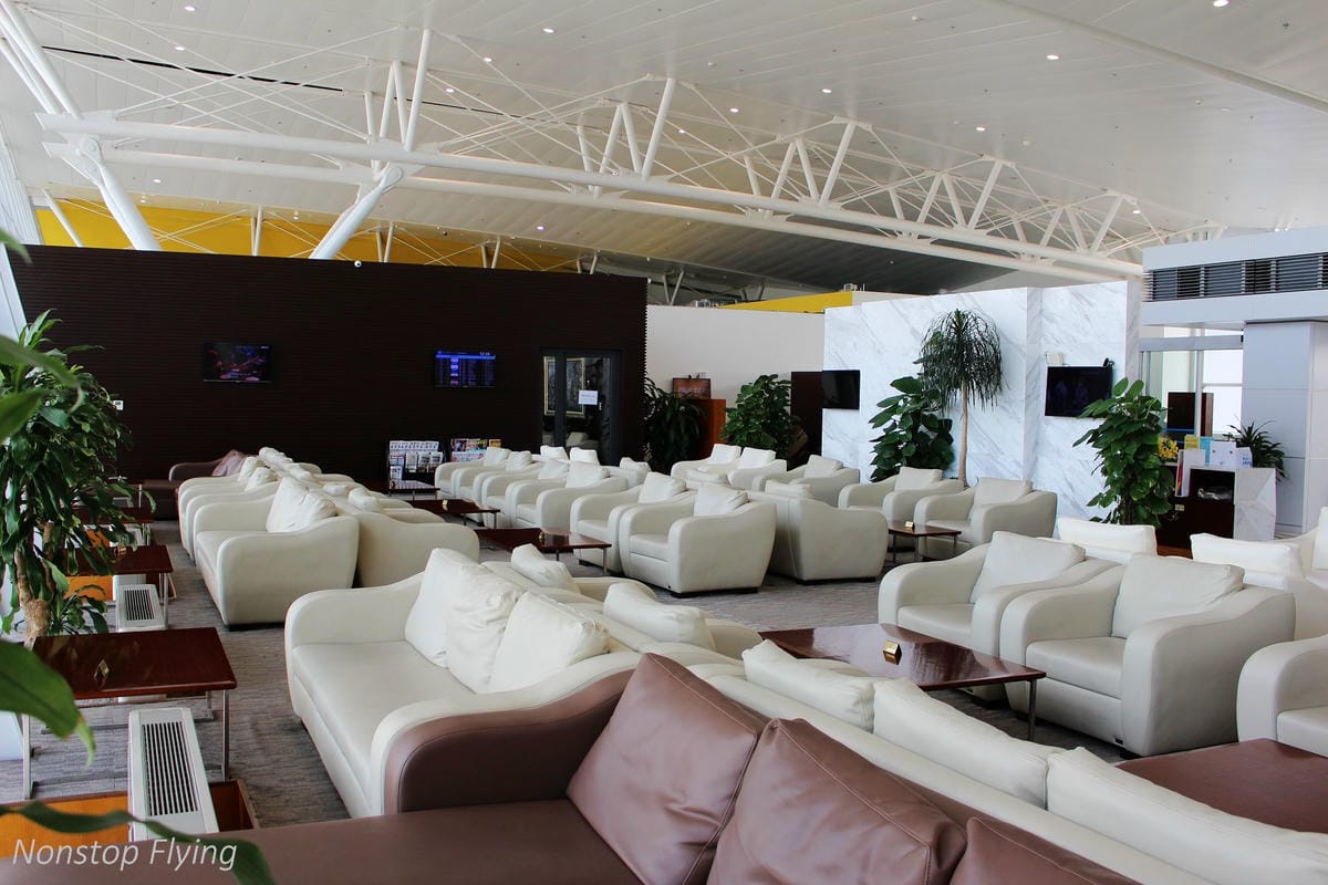 【越南】河內內排機場NIA Business Lounge貴賓室介紹-附冷熱餐飲、酒類、淋浴間、Wi-Fi，越捷、國泰等航空可用
