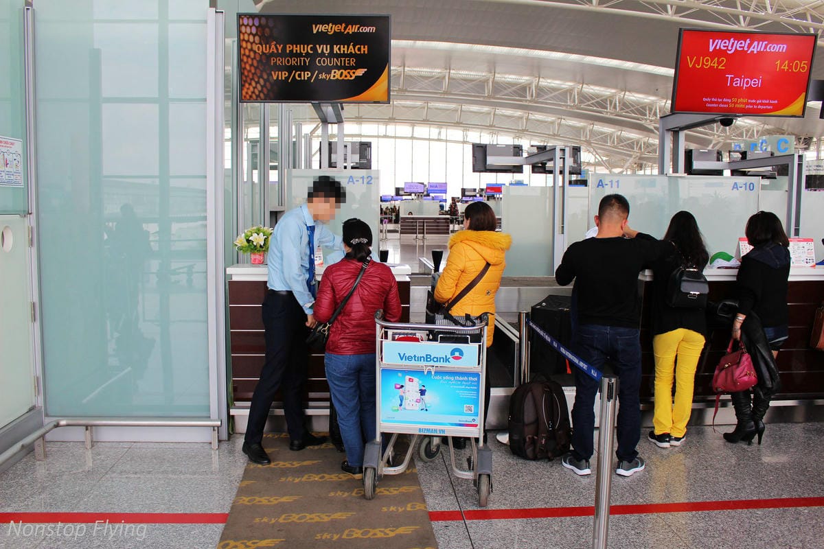 2017.12.16 越捷航空VietJet Air VJ942 河內-台北 SkyBoss飛行記錄 -附餐飲行李、專屬櫃檯、貴賓室、優先禮遇 - 第8張圖 2017.12.16 越捷航空VietJet Air VJ942 河內-台北 SkyBoss飛行記錄 -附餐飲行李、專屬櫃檯、貴賓室、優先禮遇