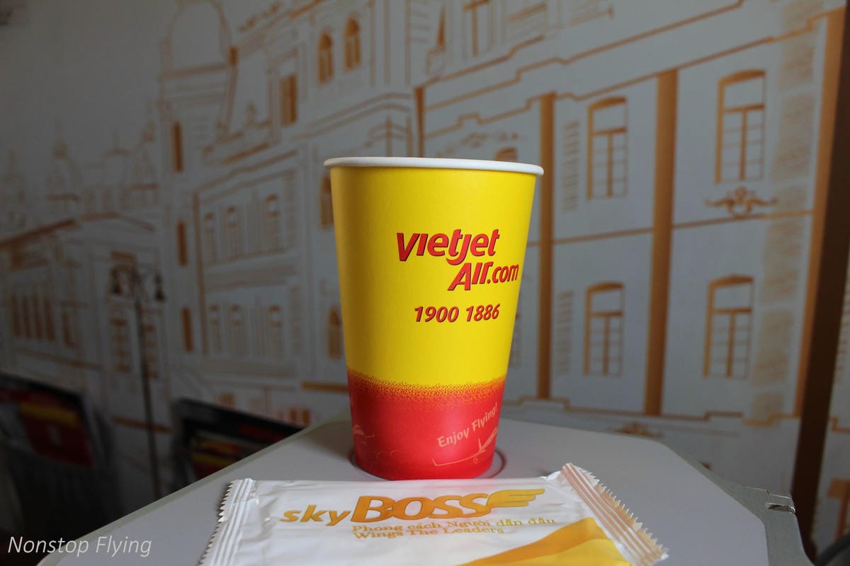 2017.12.16 越捷航空VietJet Air VJ942 河內-台北 SkyBoss飛行記錄 -附餐飲行李、專屬櫃檯、貴賓室、優先禮遇 - 第29張圖 2017.12.16 越捷航空VietJet Air VJ942 河內-台北 SkyBoss飛行記錄 -附餐飲行李、專屬櫃檯、貴賓室、優先禮遇