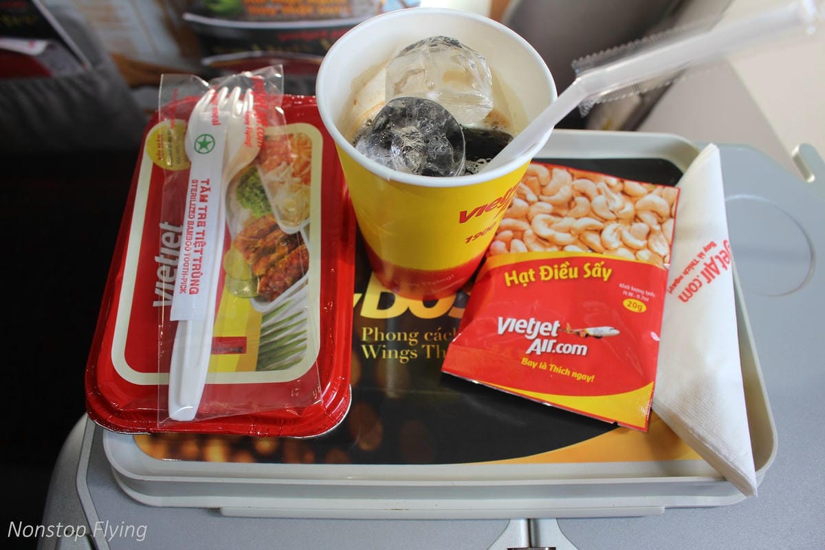 2017.12.16 越捷航空VietJet Air VJ942 河內-台北 SkyBoss飛行記錄 -附餐飲行李、專屬櫃檯、貴賓室、優先禮遇 - 第39張圖 2017.12.16 越捷航空VietJet Air VJ942 河內-台北 SkyBoss飛行記錄 -附餐飲行李、專屬櫃檯、貴賓室、優先禮遇