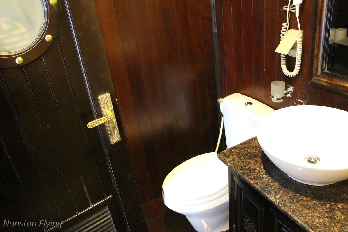 【越南】下龍灣Paradise Luxury Cruise頂級天堂華儷號郵輪兩天一夜 – 豪華陽台房、高級餐點、豐富節目、登島體驗 - 第27張圖 【越南】下龍灣Paradise Luxury Cruise頂級天堂華儷號郵輪兩天一夜 – 豪華陽台房、高級餐點、豐富節目、登島體驗