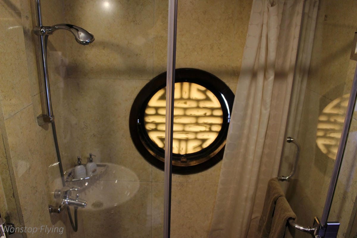 【越南】下龍灣Paradise Luxury Cruise頂級天堂華儷號郵輪兩天一夜 – 豪華陽台房、高級餐點、豐富節目、登島體驗 - 第28張圖 【越南】下龍灣Paradise Luxury Cruise頂級天堂華儷號郵輪兩天一夜 – 豪華陽台房、高級餐點、豐富節目、登島體驗