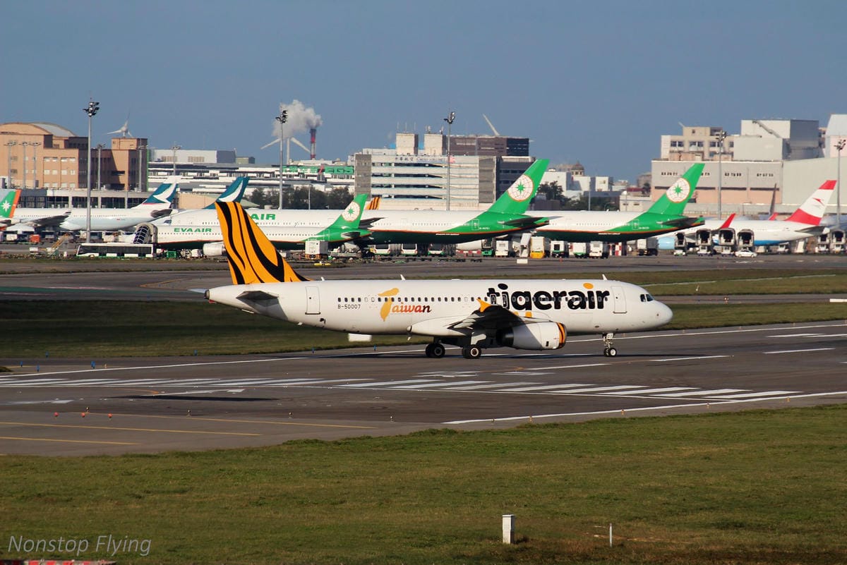 2018.01.13 桃園機場拍飛機記錄(聯絡道+看機機複合式餐廳) - 第115張圖 2018.01.13 桃園機場拍飛機記錄(聯絡道+看機機複合式餐廳)