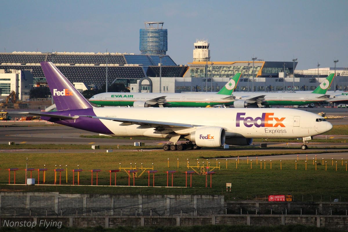 2018.01.13 桃園機場拍飛機記錄(聯絡道+看機機複合式餐廳) - 第127張圖 2018.01.13 桃園機場拍飛機記錄(聯絡道+看機機複合式餐廳)