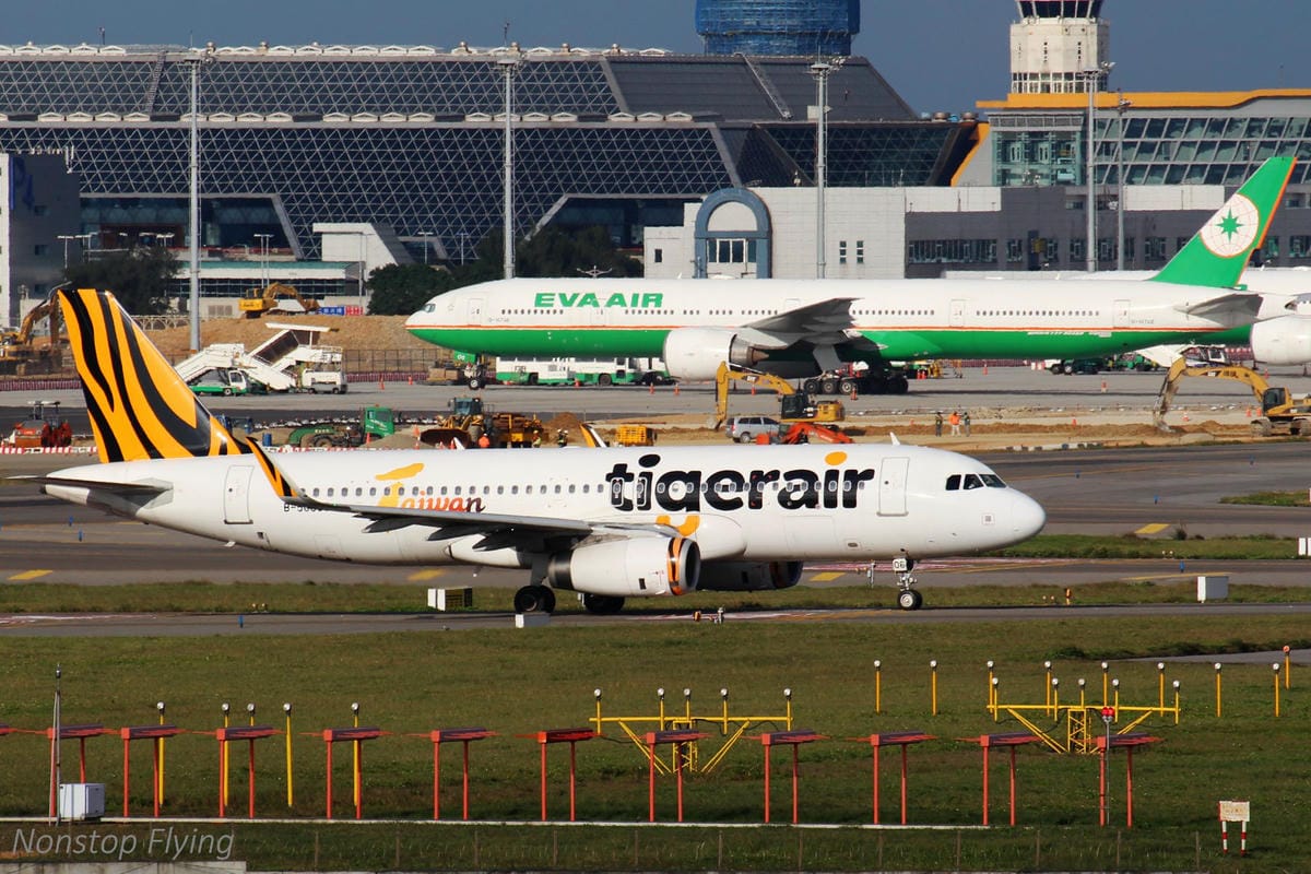 2018.01.13 桃園機場拍飛機記錄(聯絡道+看機機複合式餐廳) - 第111張圖 2018.01.13 桃園機場拍飛機記錄(聯絡道+看機機複合式餐廳)