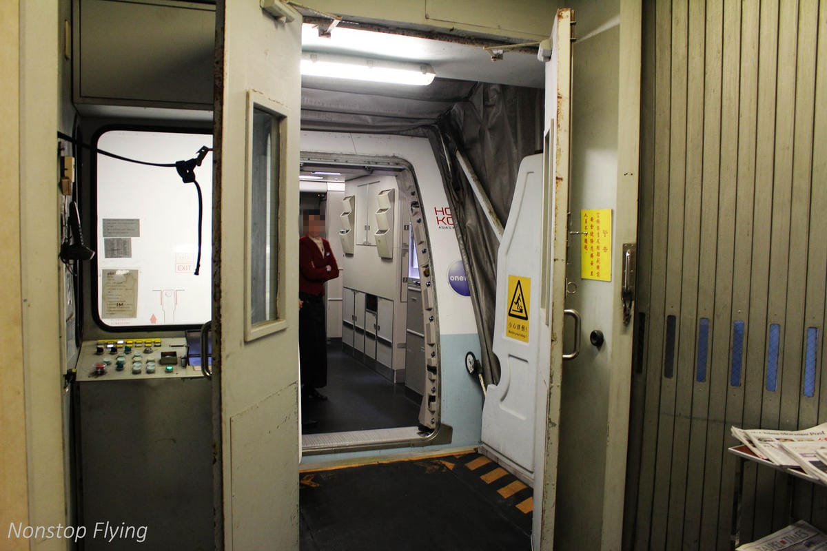 2018.03.08 國泰航空 CX463 台北-香港 A330-300飛行記錄 - 第9張圖 2018.03.08 國泰航空 CX463 台北-香港 A330-300飛行記錄