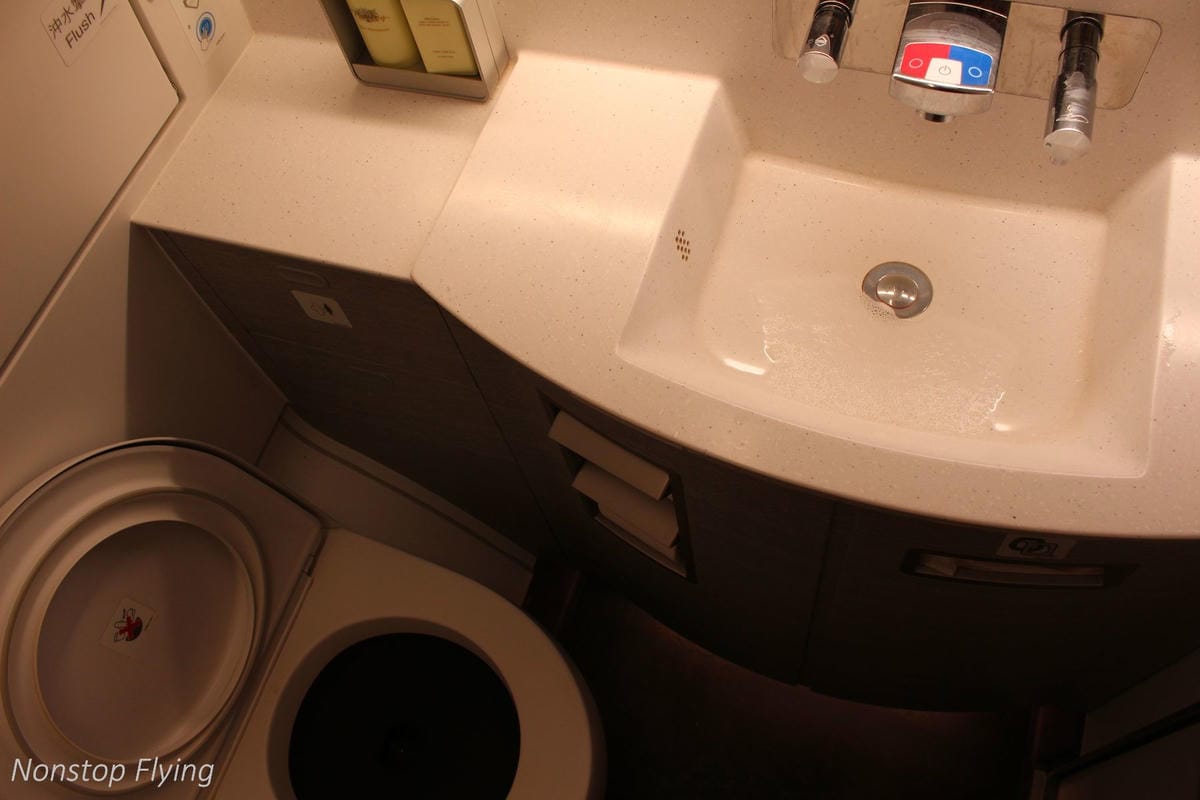 2018.03.12 國泰航空 CX690 新加坡-香港 A350-900飛行記錄 - 第28張圖 2018.03.12 國泰航空 CX690 新加坡-香港 A350-900飛行記錄