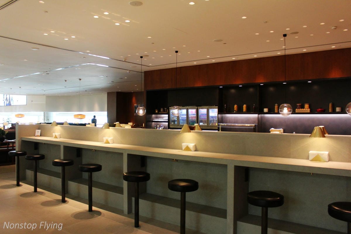 【新加坡】樟宜機場國泰航空貴賓室 -第四航廈全新落成,提供現點南洋/港式料理、酒類茶咖啡各式飲品、舒適座位 - 第7張圖 【新加坡】樟宜機場國泰航空貴賓室 -第四航廈全新落成,提供現點南洋/港式料理、酒類茶咖啡各式飲品、舒適座位