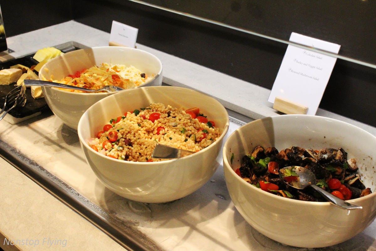 【新加坡】樟宜機場國泰航空貴賓室 -第四航廈全新落成,提供現點南洋/港式料理、酒類茶咖啡各式飲品、舒適座位 - 第27張圖 【新加坡】樟宜機場國泰航空貴賓室 -第四航廈全新落成,提供現點南洋/港式料理、酒類茶咖啡各式飲品、舒適座位