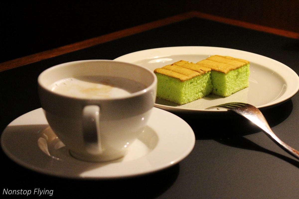 【新加坡】樟宜機場國泰航空貴賓室 -第四航廈全新落成,提供現點南洋/港式料理、酒類茶咖啡各式飲品、舒適座位 - 第33張圖 【新加坡】樟宜機場國泰航空貴賓室 -第四航廈全新落成,提供現點南洋/港式料理、酒類茶咖啡各式飲品、舒適座位