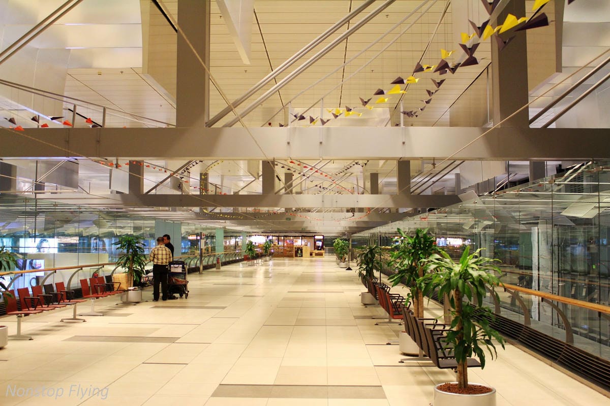 【新加坡】樟宜機場第一～第三航廈巡禮 -體驗全球最佳機場的軟硬體設施服務(管制區外)