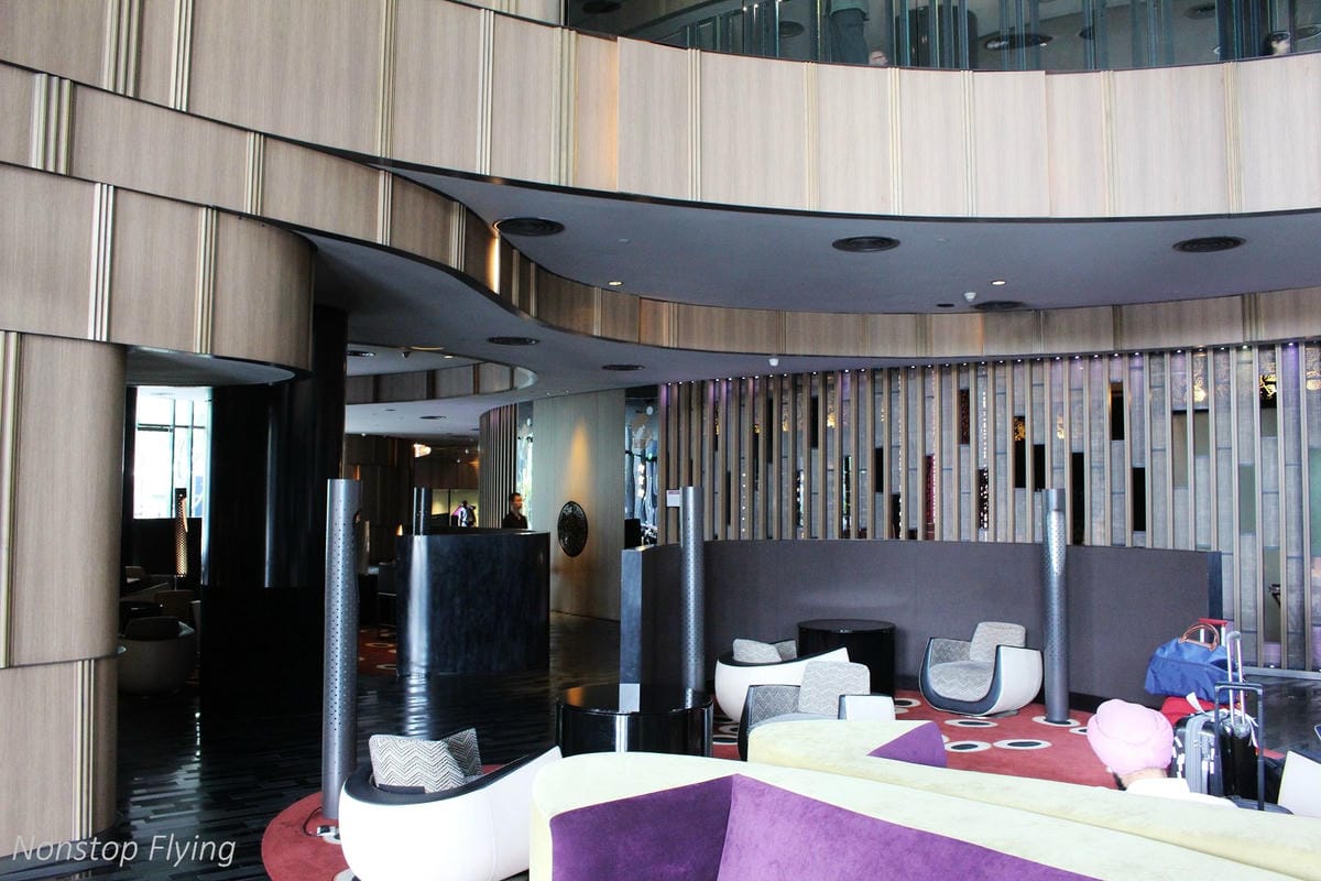 【新加坡住宿】樟宜機場皇冠假日酒店 -全球最佳機場酒店，航空迷超狂夢幻跑道機坪景觀房，過境/機場旅行豪華選擇!