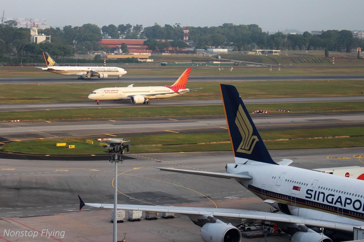 【新加坡住宿】樟宜機場皇冠假日酒店 -全球最佳機場酒店，航空迷超狂夢幻跑道機坪景觀房，過境/機場旅行豪華選擇!