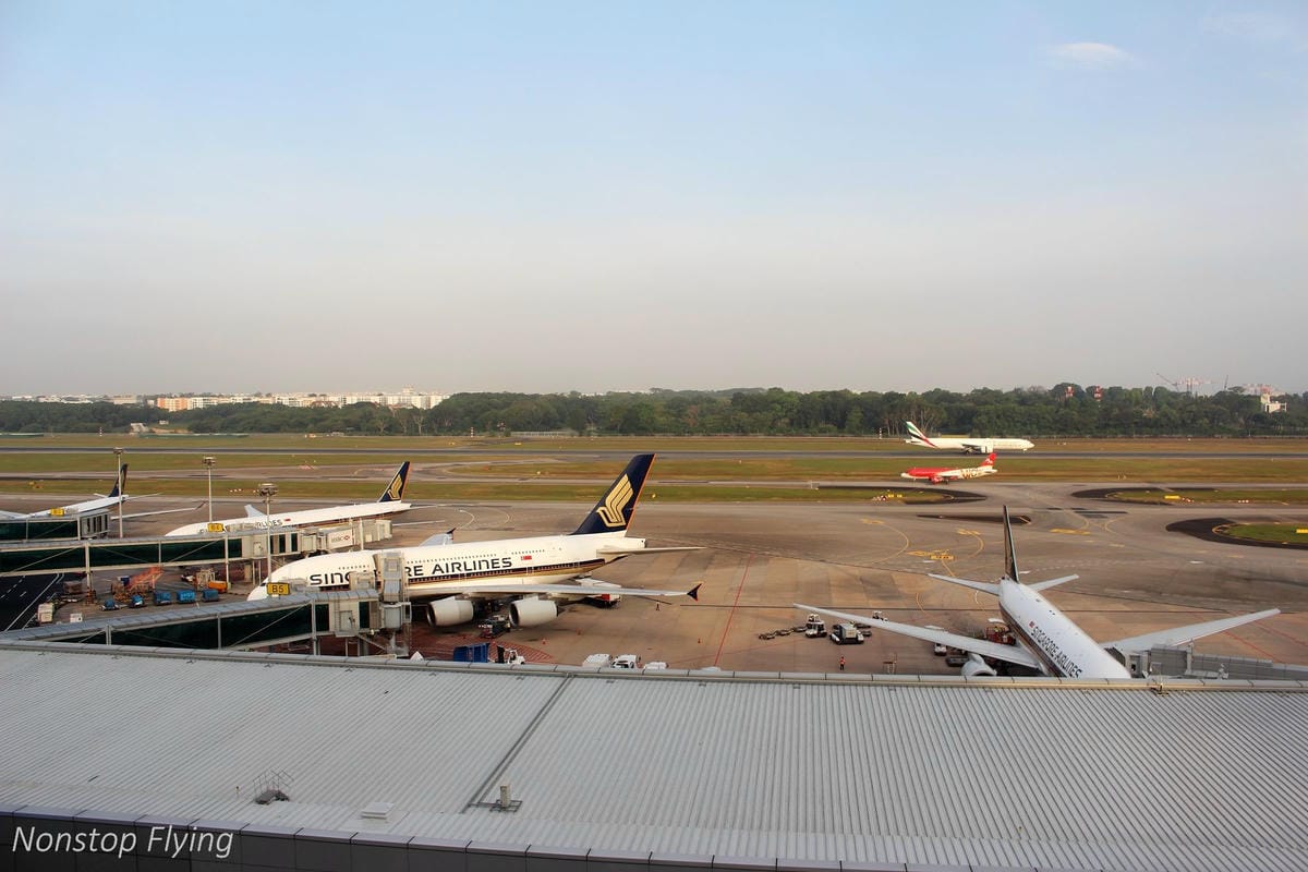 【新加坡住宿】樟宜機場皇冠假日酒店 -全球最佳機場酒店，航空迷超狂夢幻跑道機坪景觀房，過境/機場旅行豪華選擇!