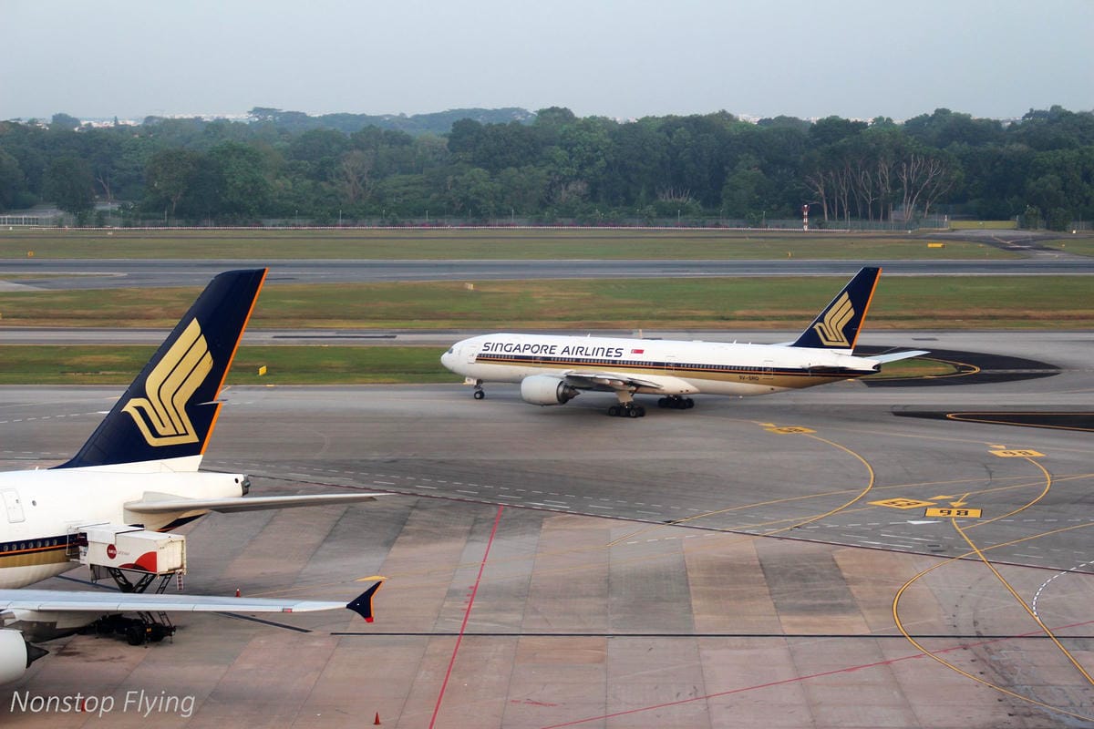 【新加坡住宿】樟宜機場皇冠假日酒店 -全球最佳機場酒店，航空迷超狂夢幻跑道機坪景觀房，過境/機場旅行豪華選擇!