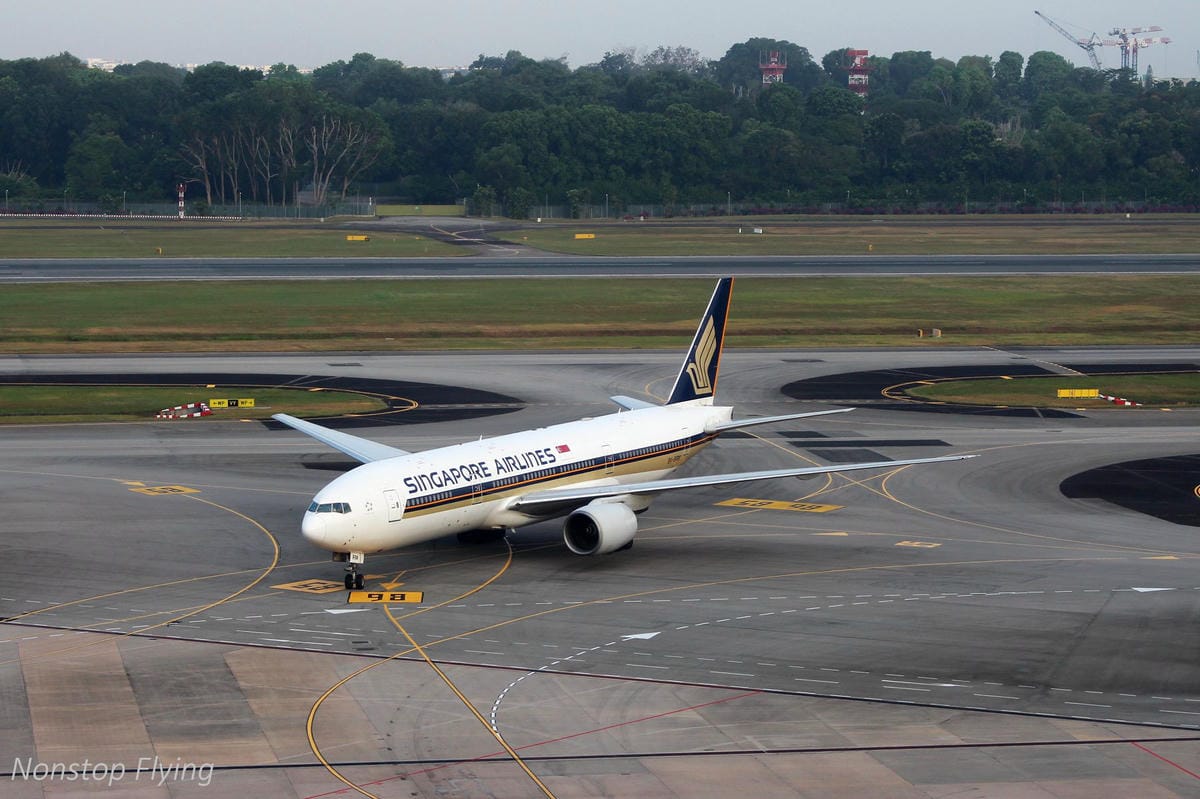 【新加坡住宿】樟宜機場皇冠假日酒店 -全球最佳機場酒店，航空迷超狂夢幻跑道機坪景觀房，過境/機場旅行豪華選擇!