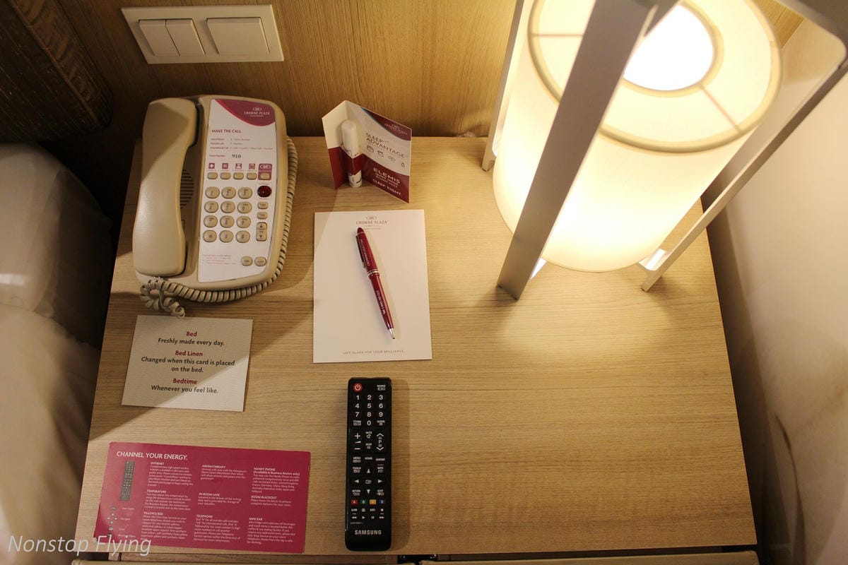 【新加坡住宿】樟宜機場皇冠假日酒店 -全球最佳機場酒店，航空迷超狂夢幻跑道機坪景觀房，過境/機場旅行豪華選擇!