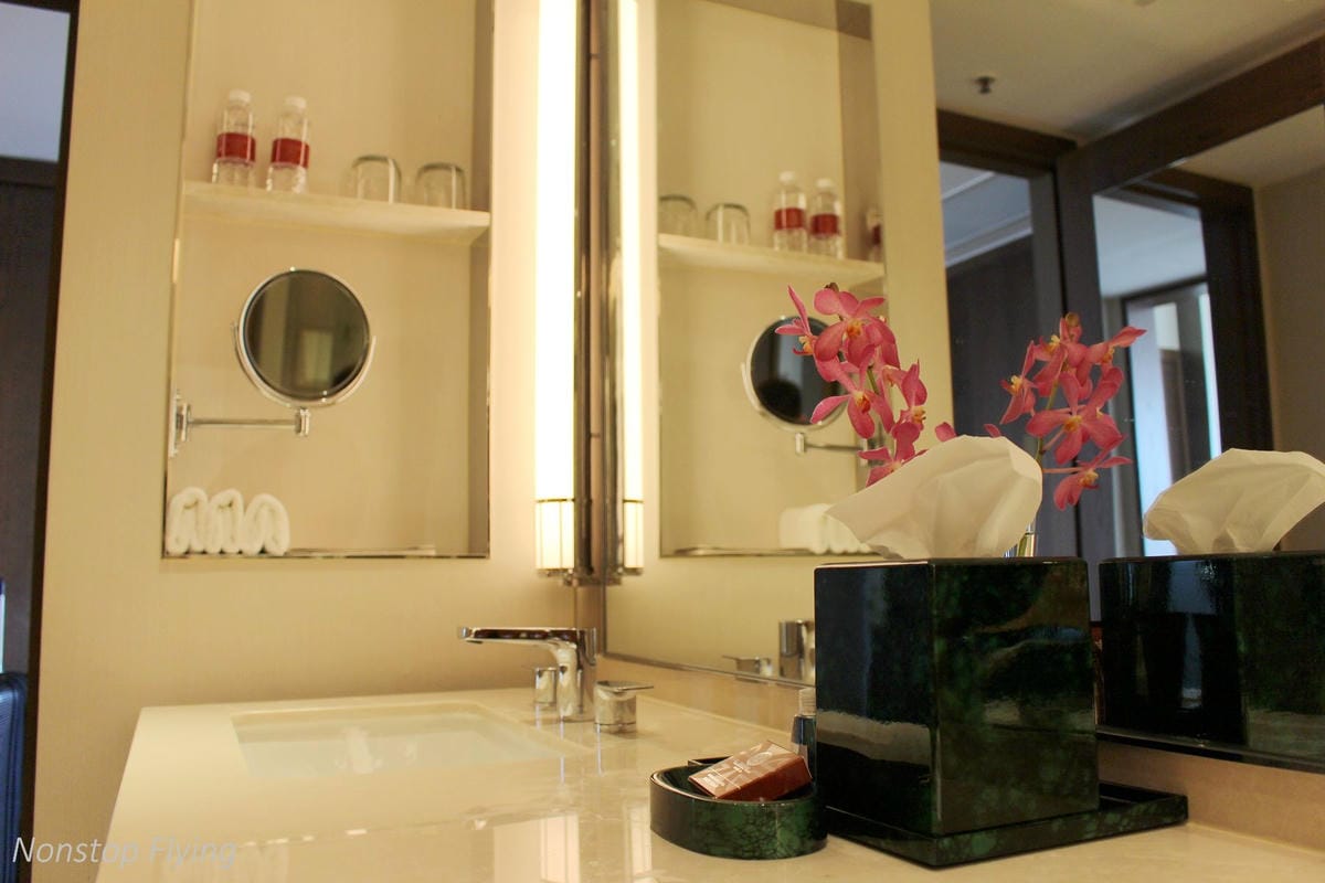 【新加坡住宿】Conrad Centennial Singapore 新加坡康萊德酒店 -2018全新翻修客房+環境設施、泳池介紹