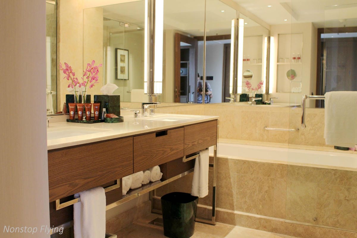 【新加坡住宿】Conrad Centennial Singapore 新加坡康萊德酒店 -2018全新翻修客房+環境設施、泳池介紹 - 第44張圖 【新加坡住宿】Conrad Centennial Singapore 新加坡康萊德酒店 -2018全新翻修客房+環境設施、泳池介紹