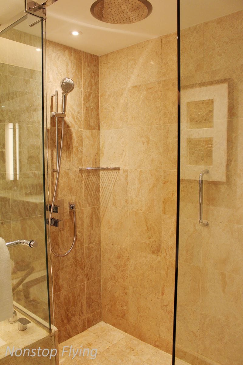 【新加坡住宿】Conrad Centennial Singapore 新加坡康萊德酒店 -2018全新翻修客房+環境設施、泳池介紹 - 第41張圖 【新加坡住宿】Conrad Centennial Singapore 新加坡康萊德酒店 -2018全新翻修客房+環境設施、泳池介紹